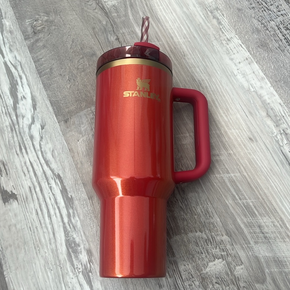 Stanley Scarlet Tinsel Holiday Limited Edition 40 oz NIB